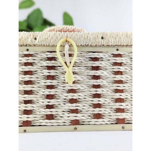 Vintage 1950s Wicker Sewing Box Red Paisley Fabric Lid with Built-in Pin Cushion - Picture 3 of 10